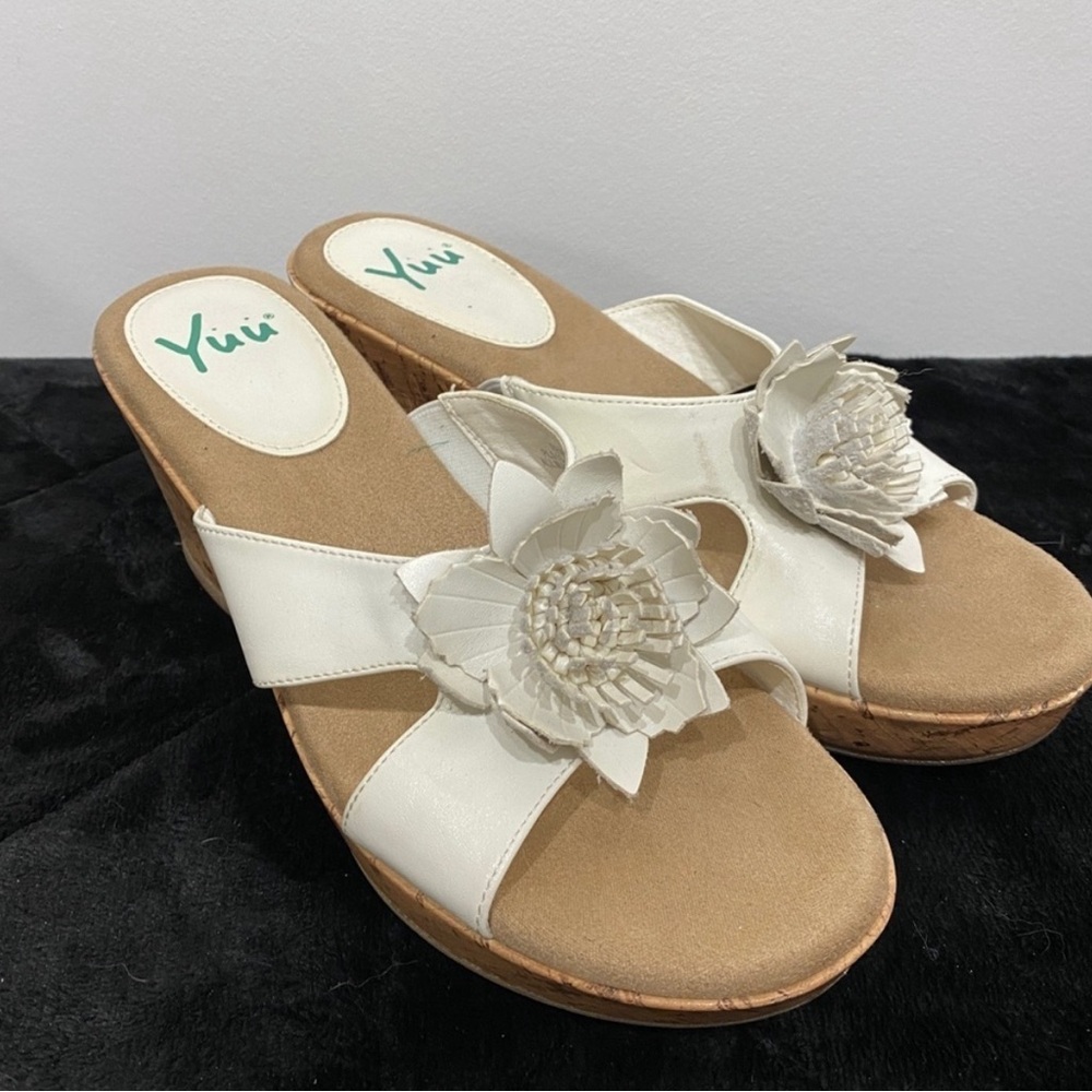 Super cute! YUU Renny White Floral Cork Wedges-US (8.5) more like 7.5